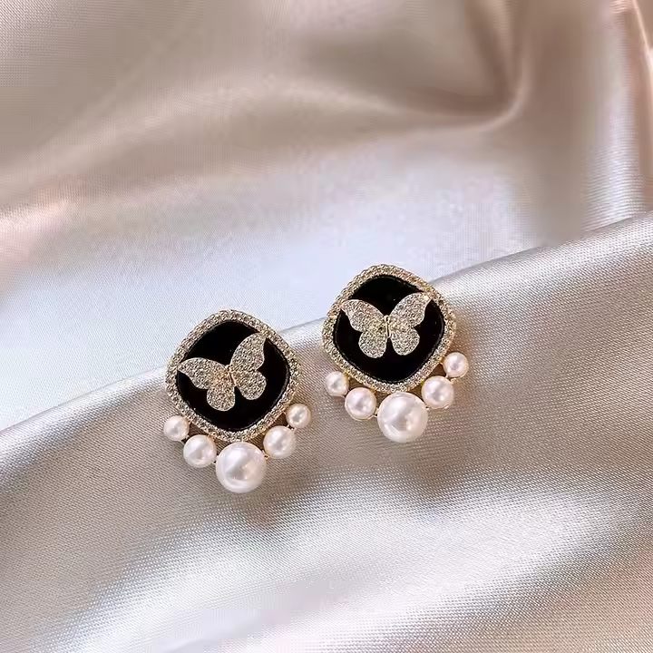 Butterfly Pearl Studs – Subtle Glam