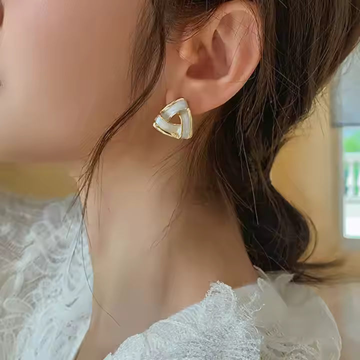 Elegant Gold and Pearl Earrings
