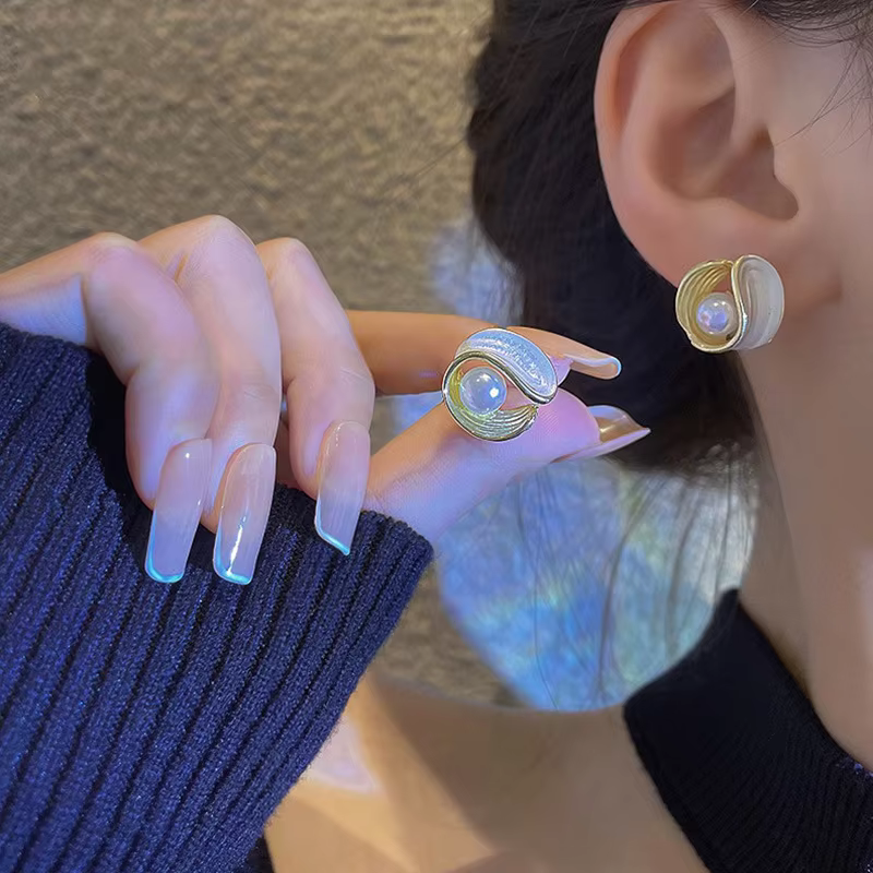 Pearl White Stud Earrings – Minimalist Vibes