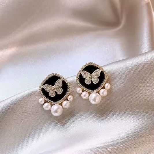 Butterfly Pearl Studs – Subtle Glam