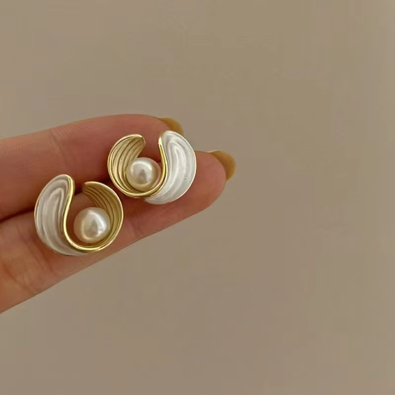 Pearl White Stud Earrings – Minimalist Vibes