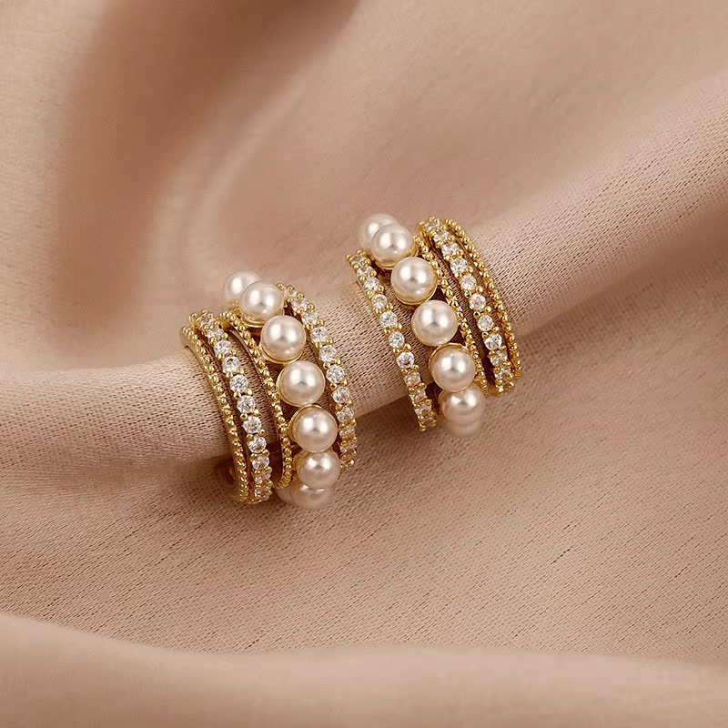 Elegant Pearl and Crystal Studded Rings
