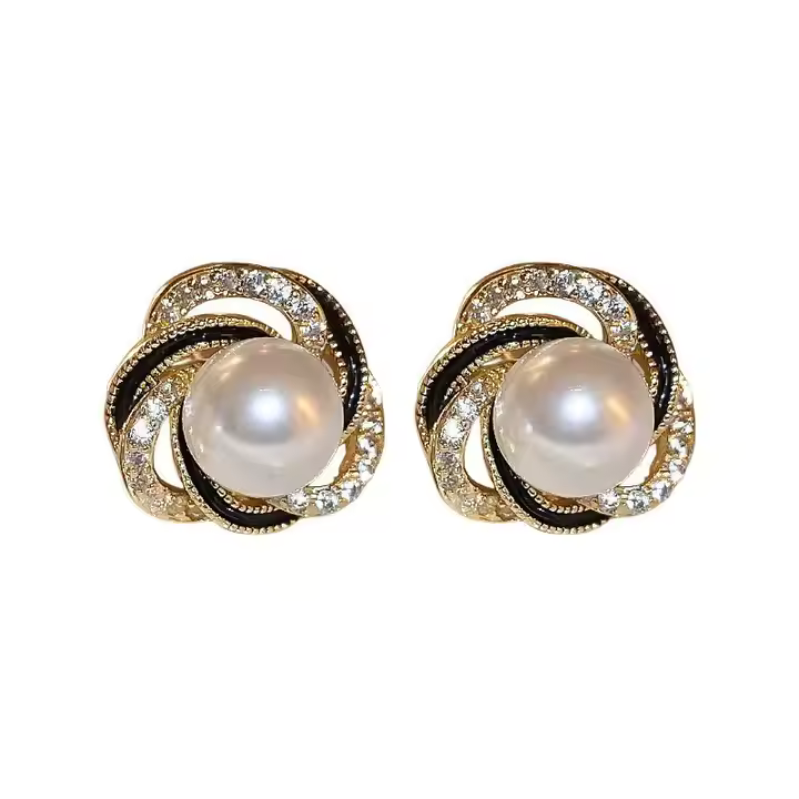 Pearl Stud Earrings – Timeless Glow