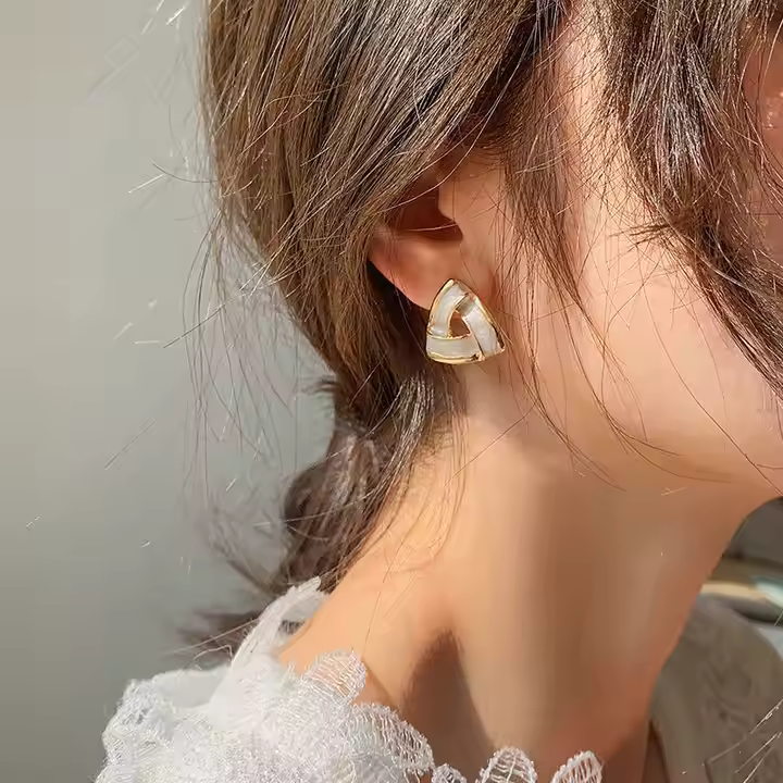 Elegant Gold and Pearl Earrings