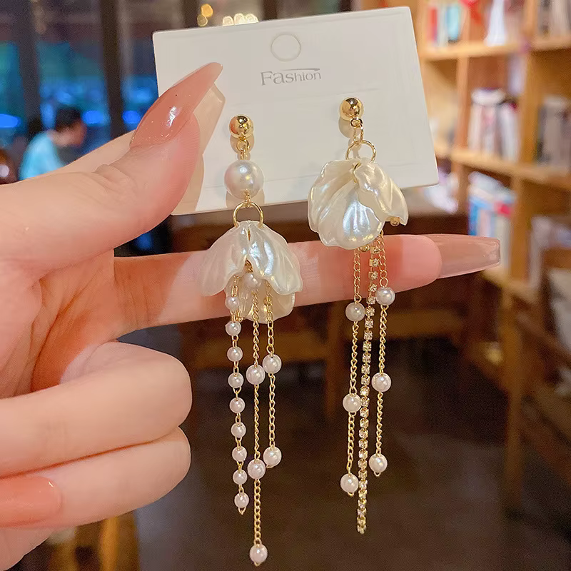 Elegant Bowknot Pearl Earrings