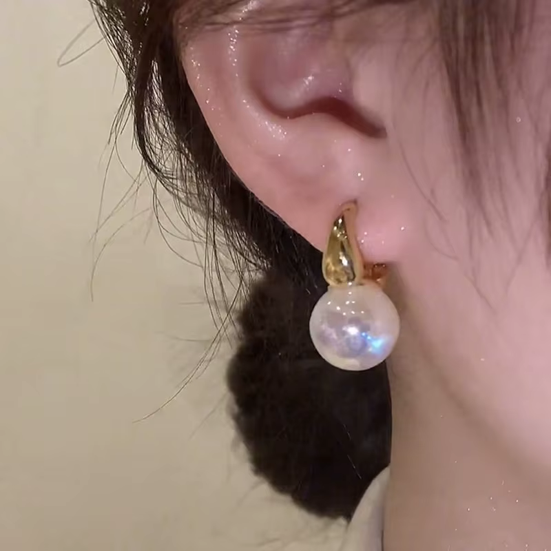 Elegant Sophisticated Pearl Earrings