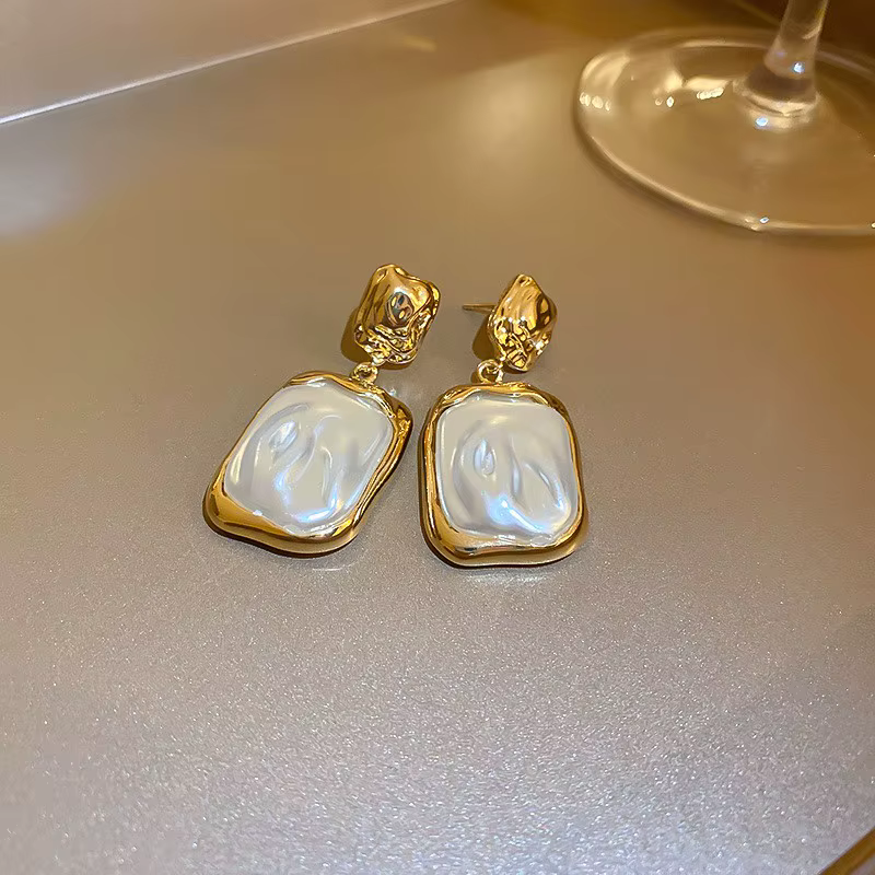 Gold-Plated Timeless Pearl Earrings