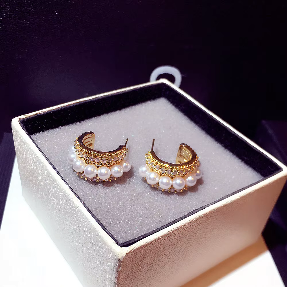 Elegant Pearl and Crystal Studded Rings