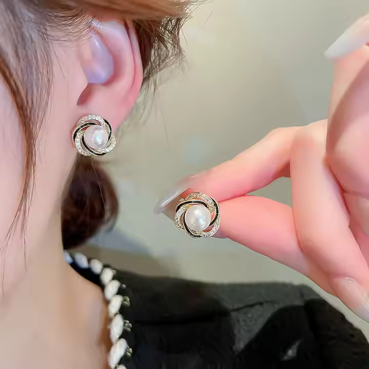 Pearl Stud Earrings – Timeless Glow
