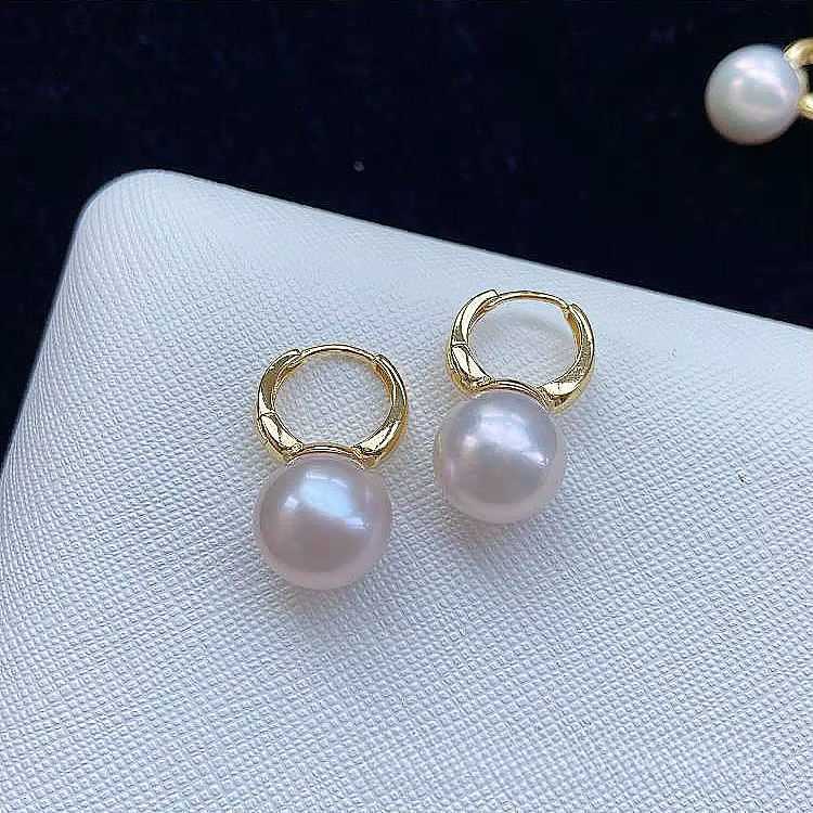 Elegant Sophisticated Pearl Earrings