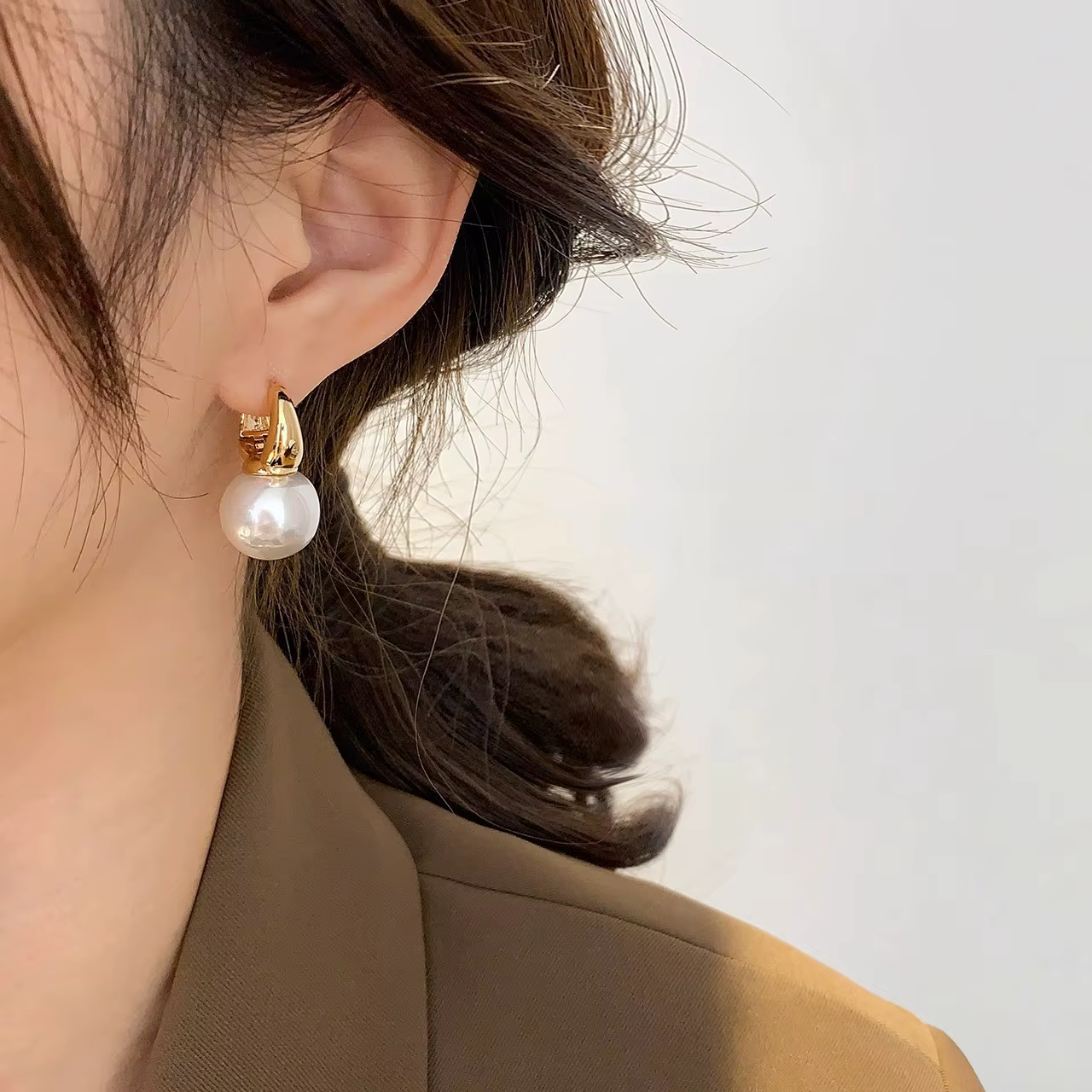 Elegant Sophisticated Pearl Earrings
