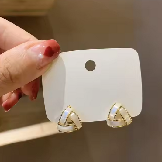Elegant Gold and Pearl Earrings